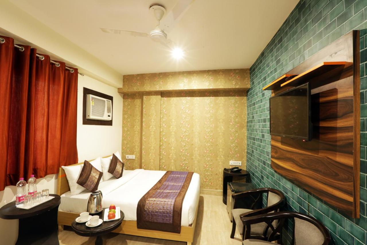 Green Plaza At Airport Hotel Új-Delhi Kültér fotó