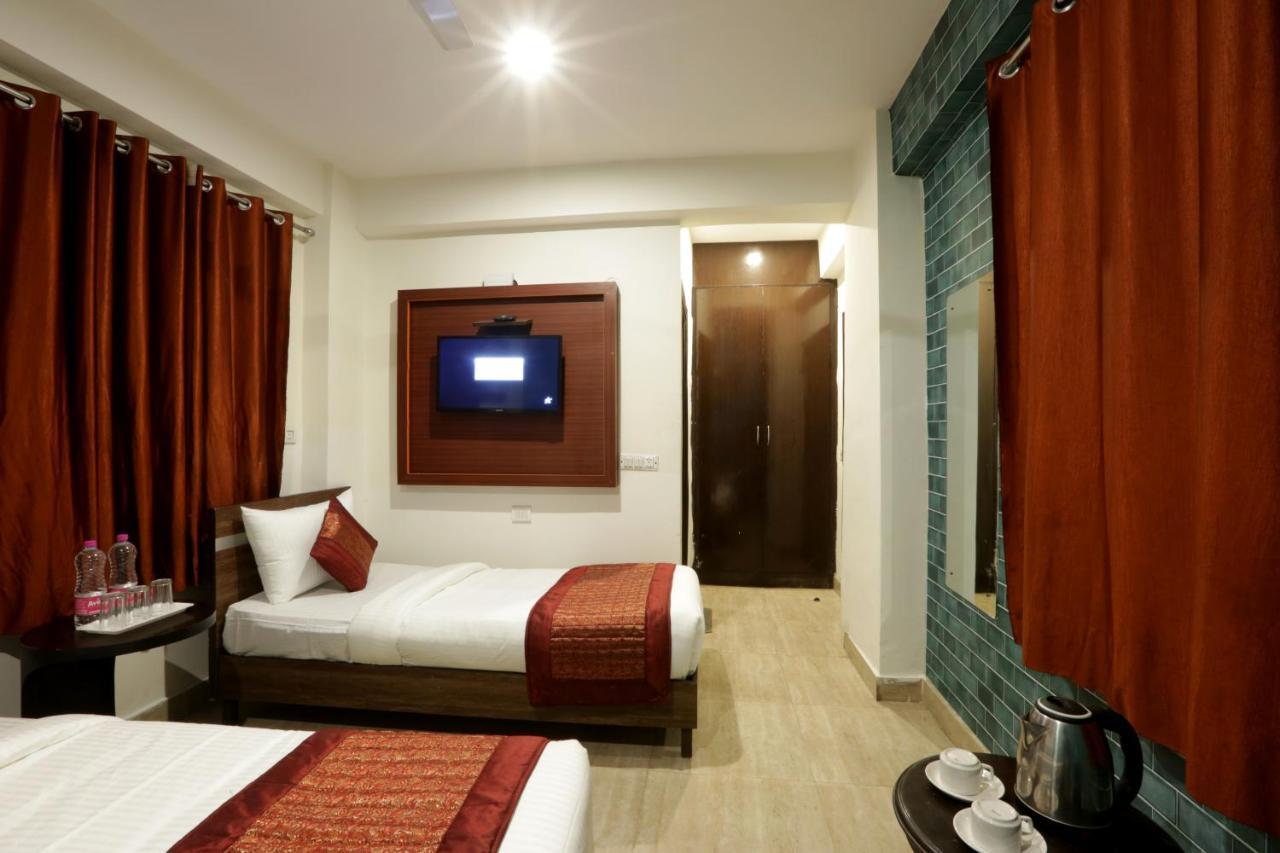 Green Plaza At Airport Hotel Új-Delhi Kültér fotó